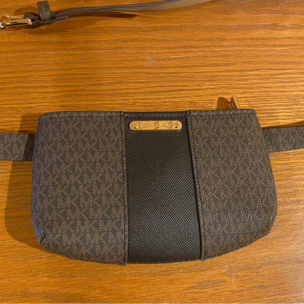 Michael Kors Logo Belt Bag, Utility Belt, Sling Pack. Size L/XL. New.